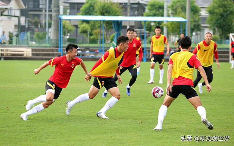 大连人俱乐部何宇鹏,大连人足球队员何宇鹏