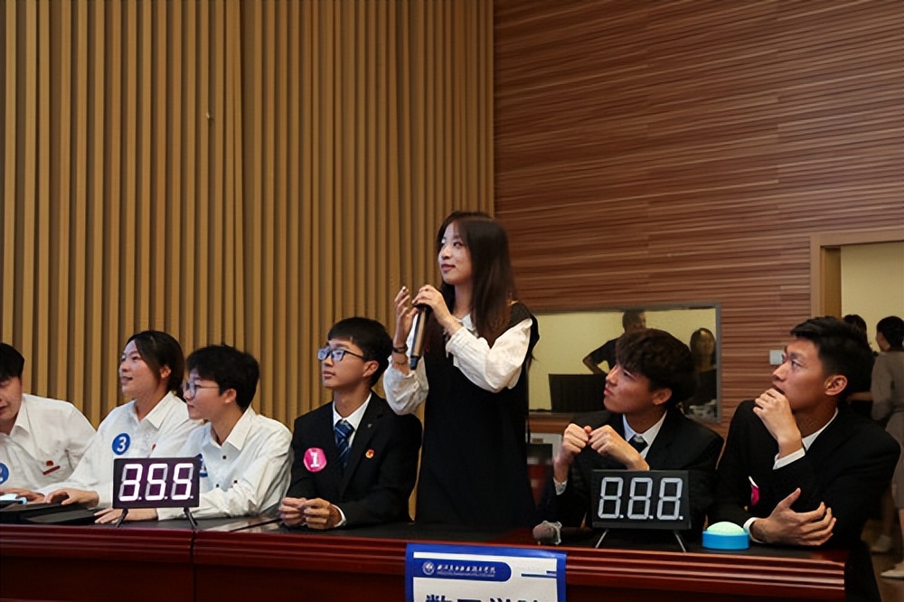 大榕树表演直播,大榕树校园