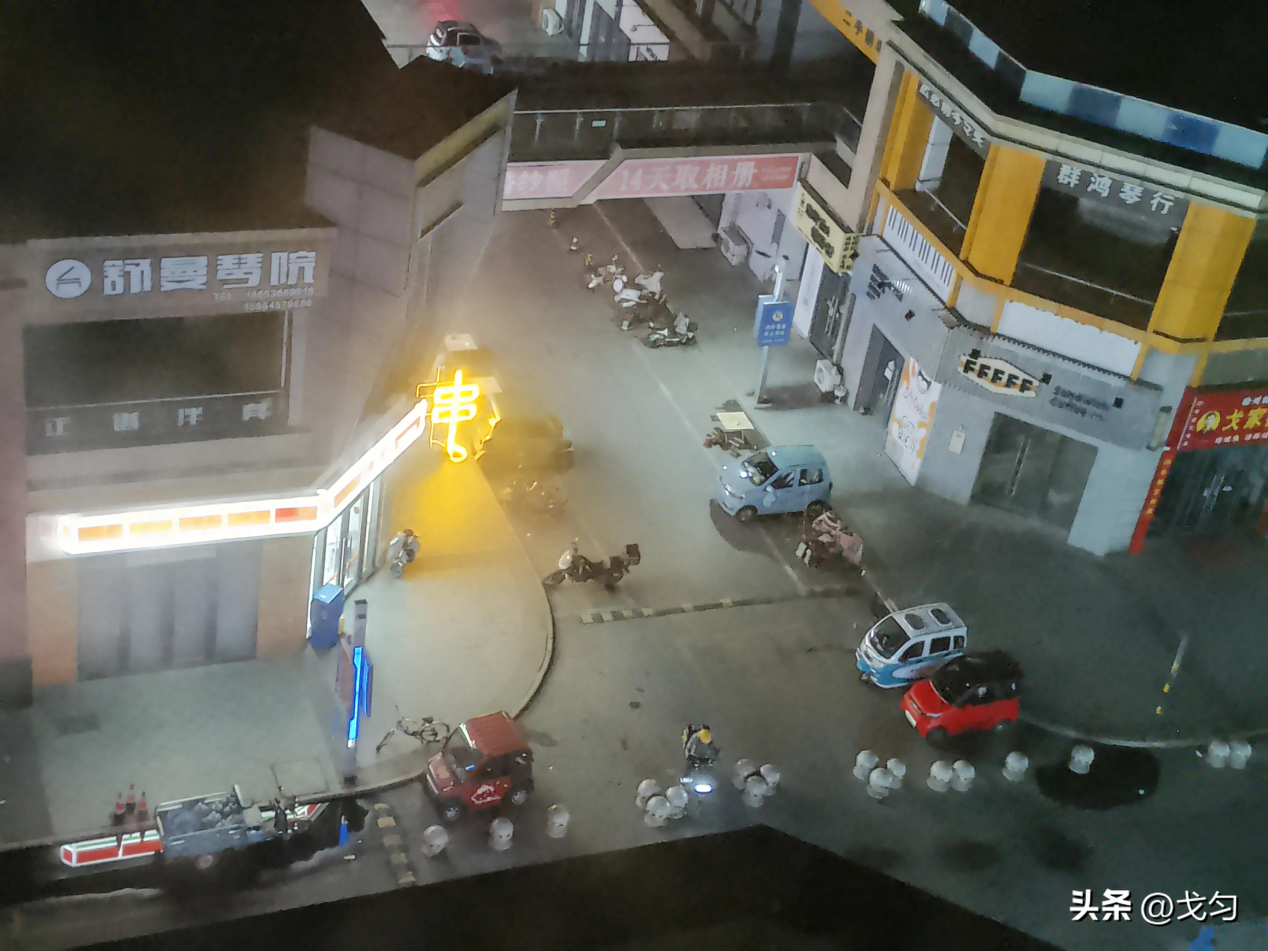 半夜睡不着站在阳台上抽烟,晚上睡不着胡思乱想乱讲话发呆