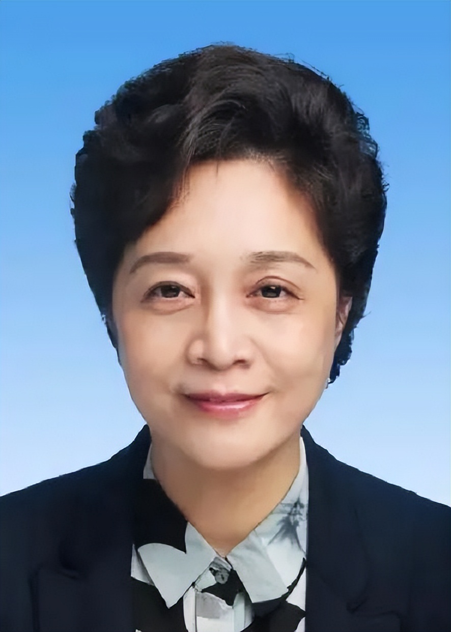 女院士、女法官、外交女杰，这7位“巾帼女性”，全来自武汉大学！