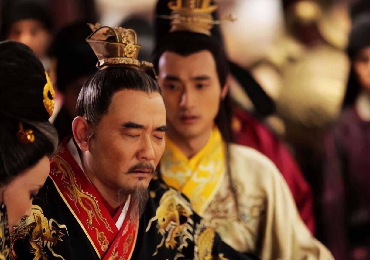 38岁的杨贵妃哀求：陛下救我啊！70岁的唐明皇只老泪纵横不敢看。