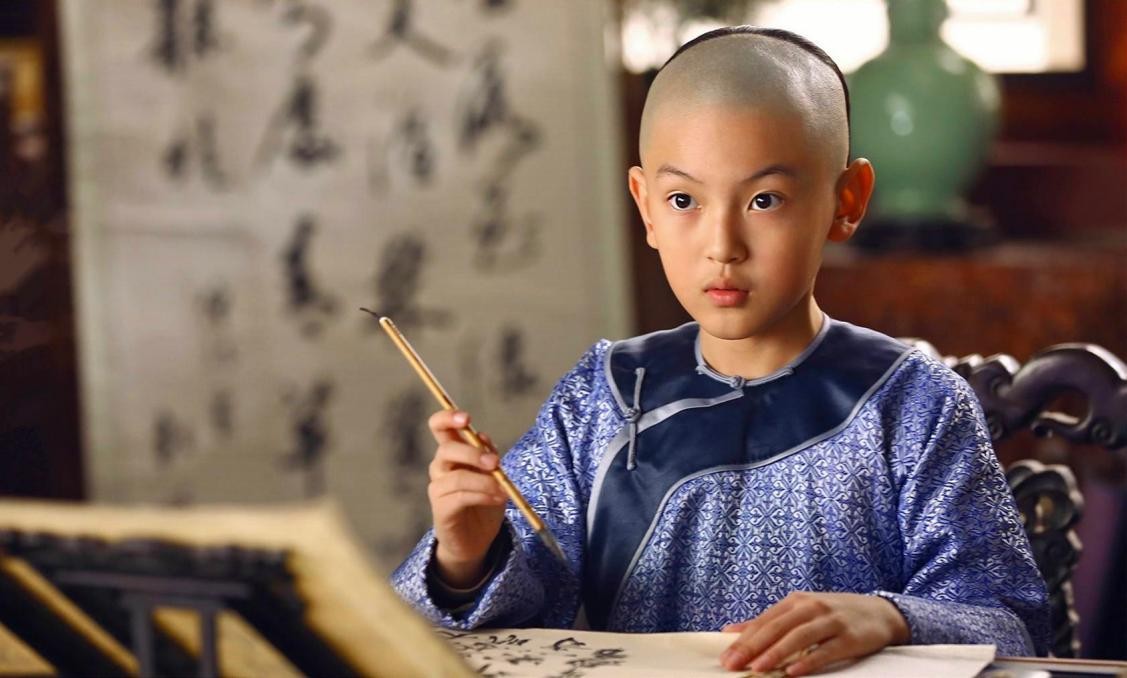 嘉庆被立为太子时，乾隆让他去祭拜早逝的哥哥永琏，有何深意