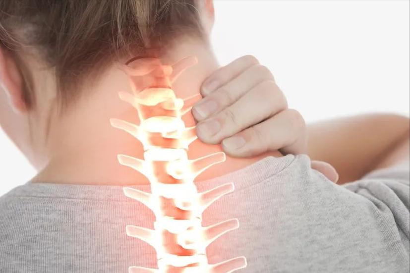 肩背疼痛的中医疗法,宅家久了背部酸痛怎么办