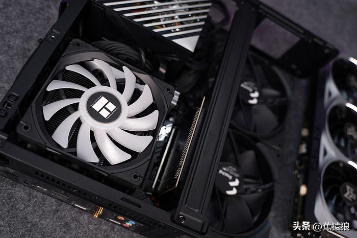 12600K+ROGB660I+RTX3060TI，分形工艺Ridge机箱装机展示