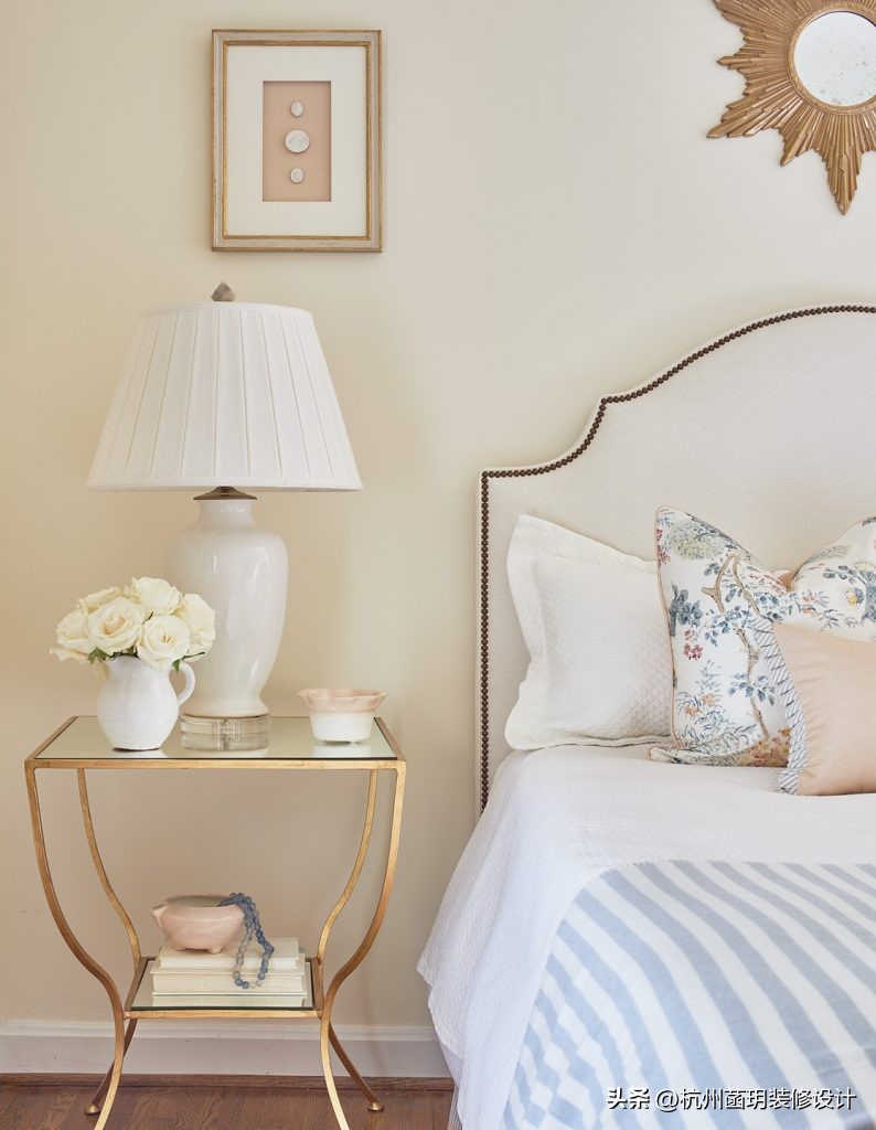 白色、粉色、蓝色、灰色，四大色系卧室墙壁搭配分享~