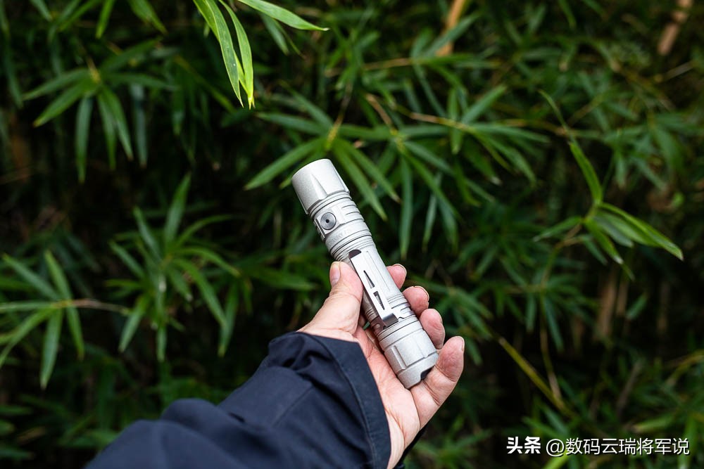 25000流明户外强光手电,50000流明强光手电推荐