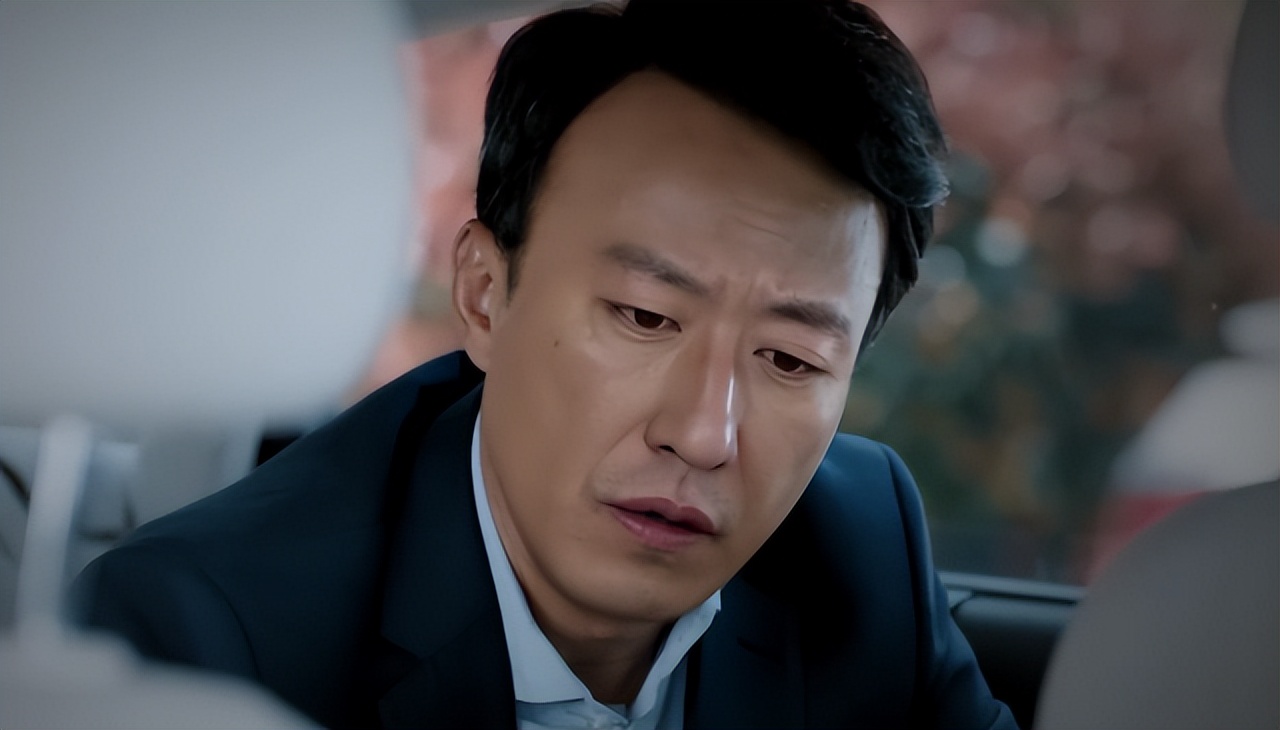 《他是谁》被人民网点名！既有夸又有批评，言辞直戳剧方肺管子