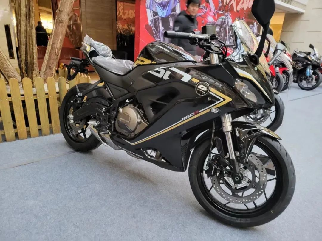 qjmotor赛250燃擎版值不值得购买,qjmotor赛250新车价格