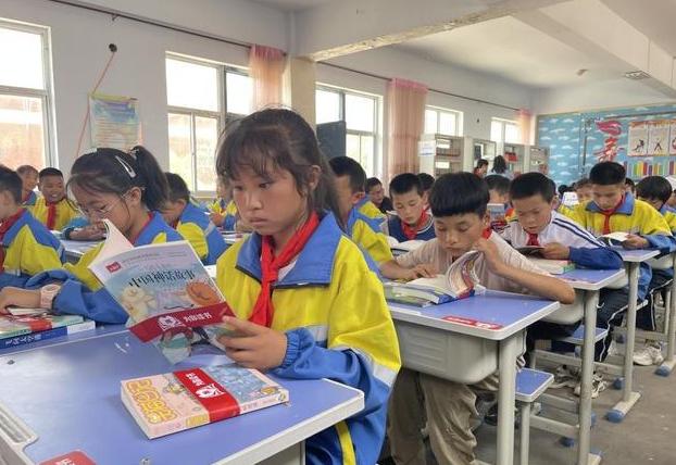 女生边读研边兼职赚17万,边学习边做兼职是什么感觉