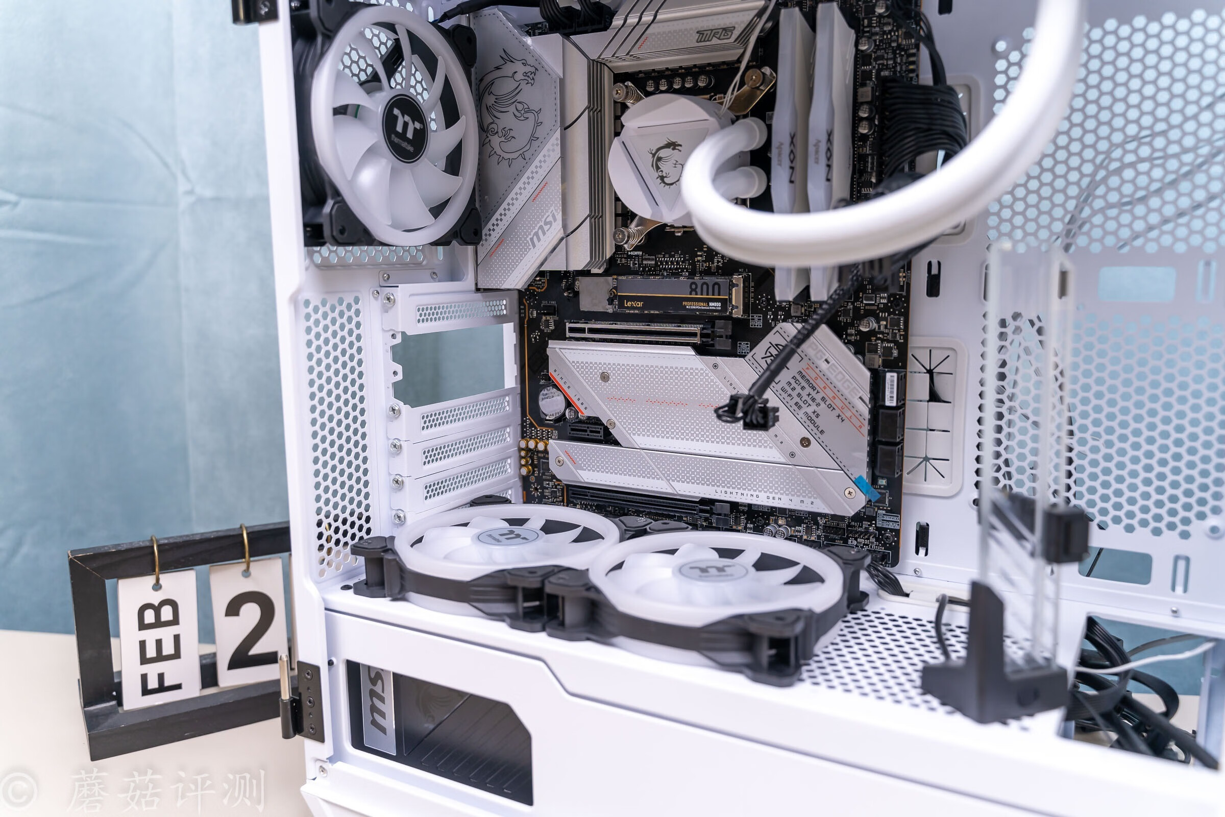 一正一反，轻松定义你需要的风扇风向，Tt耀影SWAFAN12机箱风扇