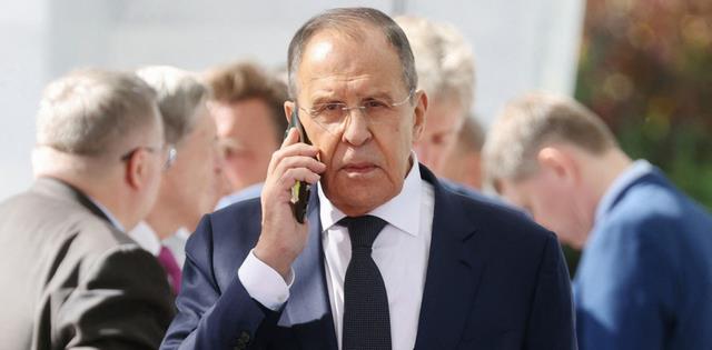 一架俄罗斯专机从北京飞往平壤，在中俄朝之间，连成了一条线！