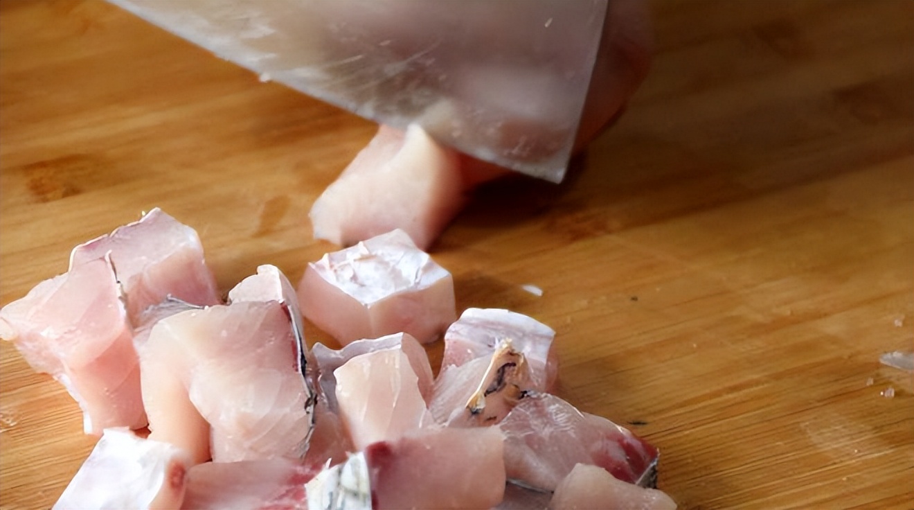 吃鱼把尾巴扔掉,怎样做鱼尾巴