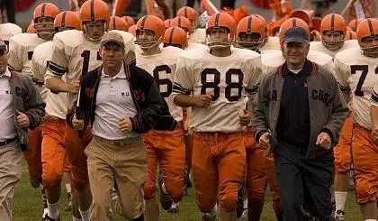 从《追梦赤子心》中探索自我实现与现代社会教育系统