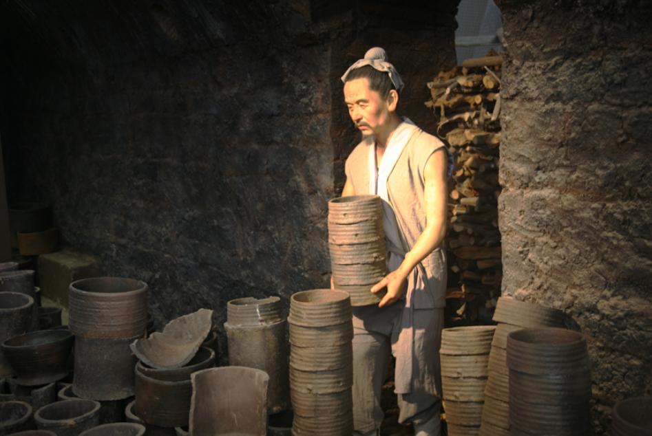 新石器时代早期的陶器大多为黑陶,新石器时代陶器最常见的是什么陶