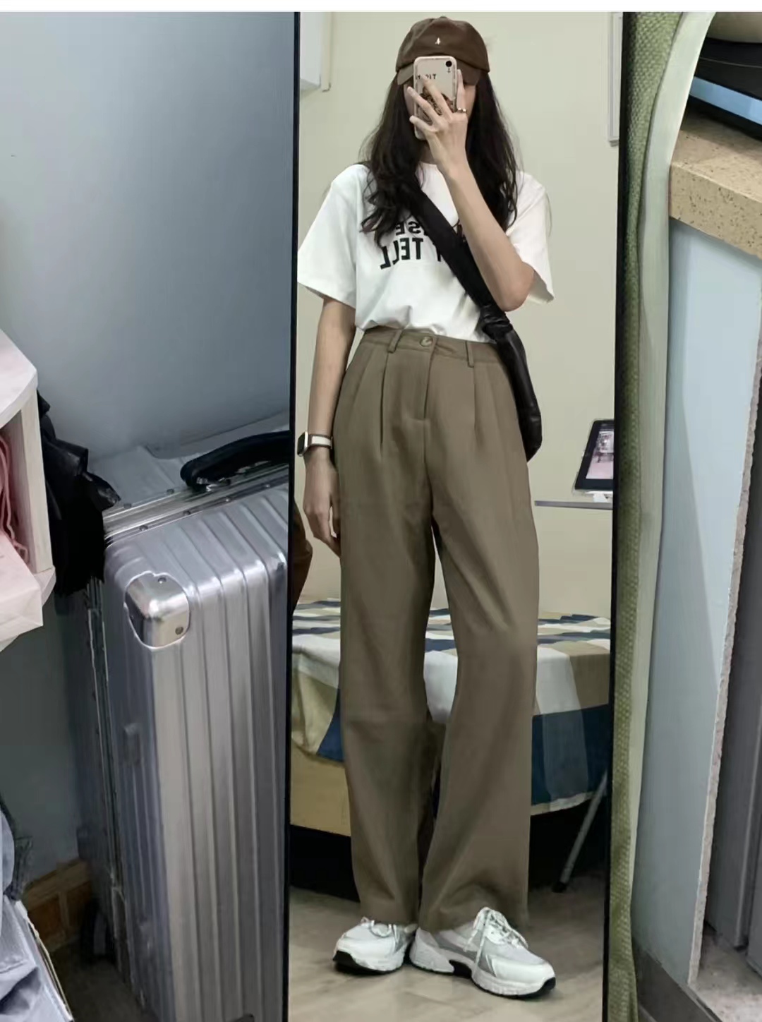 蓝色西装配卡其色裤子男,卡其色西装配什么裤子好看