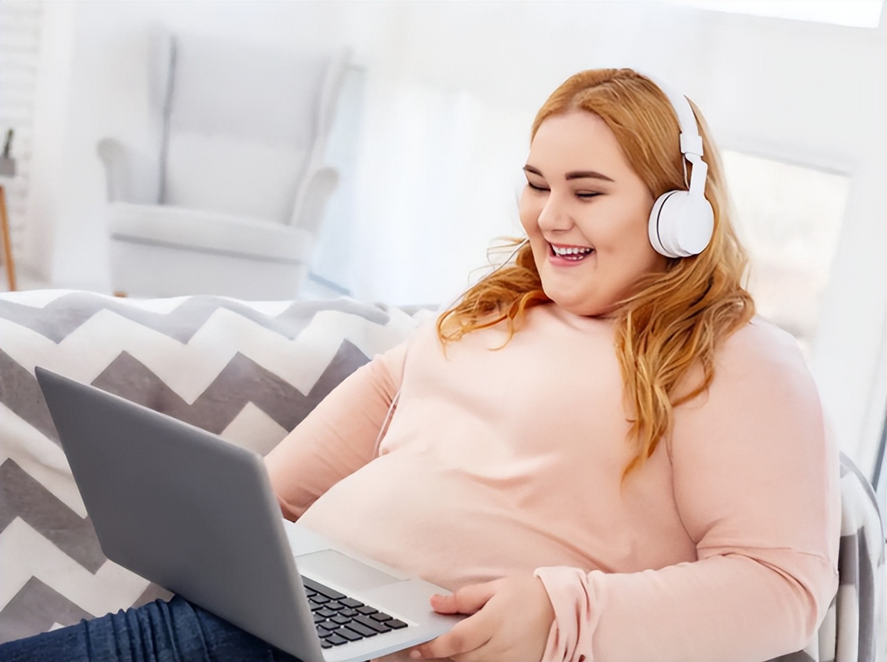 女性45公斤标准体重对应身高,152的女生的标准体重对照表