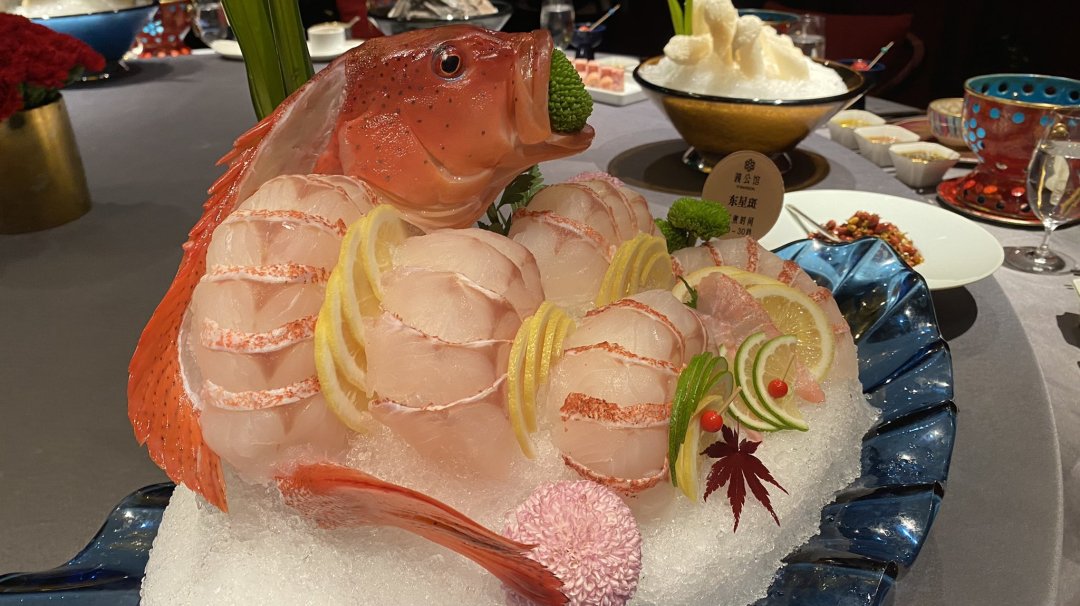 新海诚导演最新作,导演新海诚晒中韩工作餐