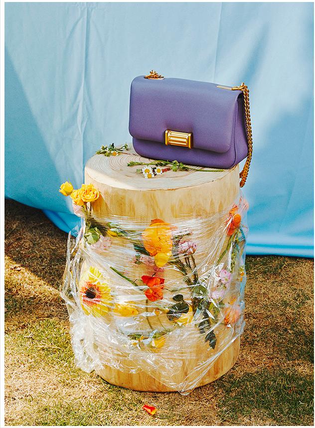 40到50岁女人适合背什么包包,40岁女性背什么牌子的包包