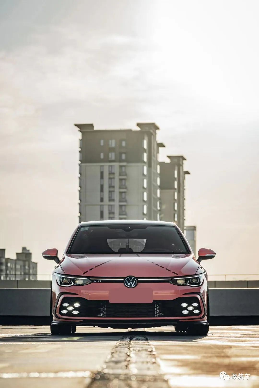 竞技走街范的大众8代高尔夫GTI，上午提车、下午改装
