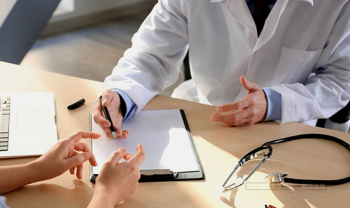 气死，我跟男友相亲认识，他讨厌我*处私**毛发，晚上偷偷把我的剃了