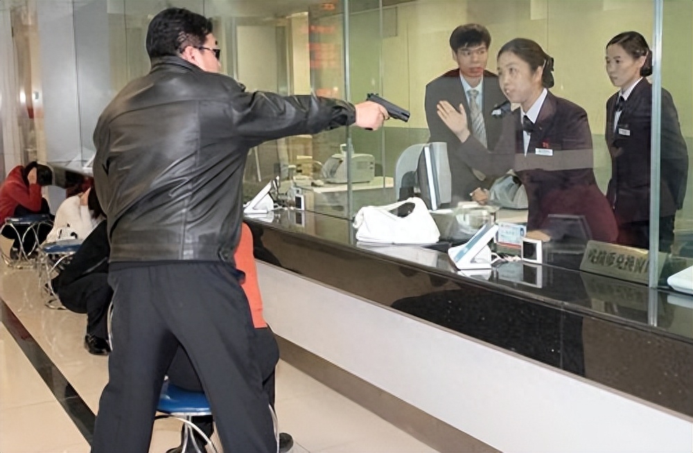 2002年，河南一女孩领黑人男友回家遭反对，婚后才知他哥是奥巴马