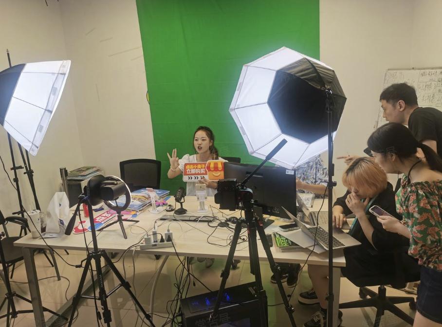 实战案例拆解丨连续霸榜的周边游新宠，重庆欢乐谷做对了什么？