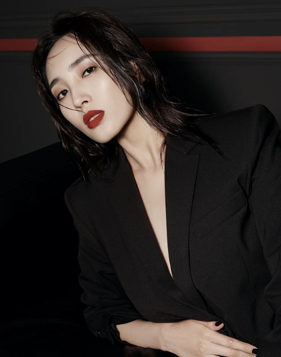 适合黄皮涂的正红色色号,秋冬黄皮大牌口红色号推荐红棕色