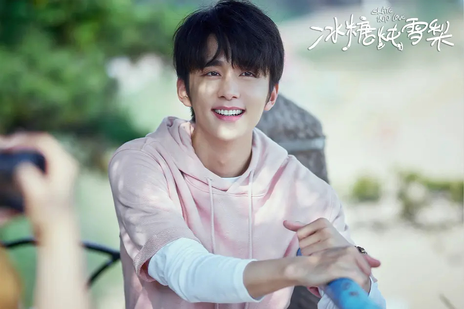 张新成李兰迪澄清恋情了吗,李兰迪张新成甜蜜互动