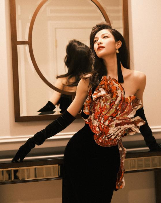 北京台春晚杨幂关晓彤杨紫,元旦跨年演唱会关晓彤造型