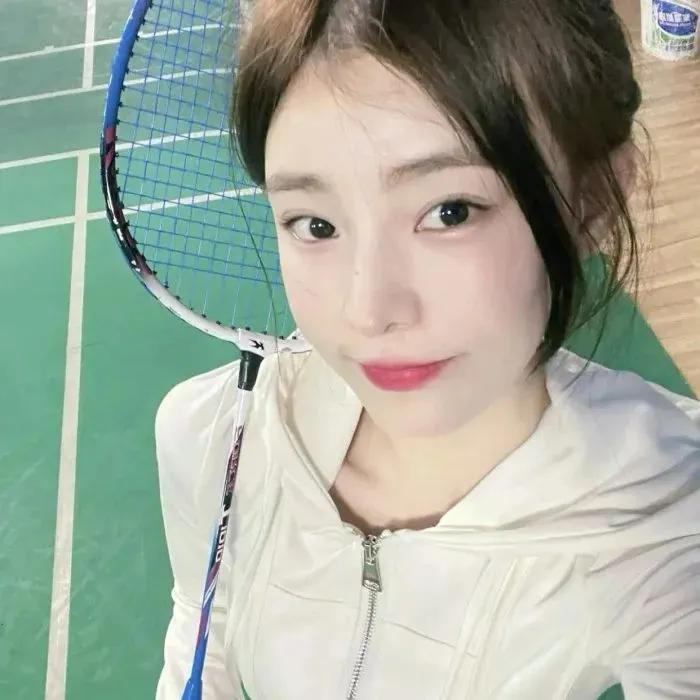 18岁女生高考完兼职送外卖,高考学生做兼职