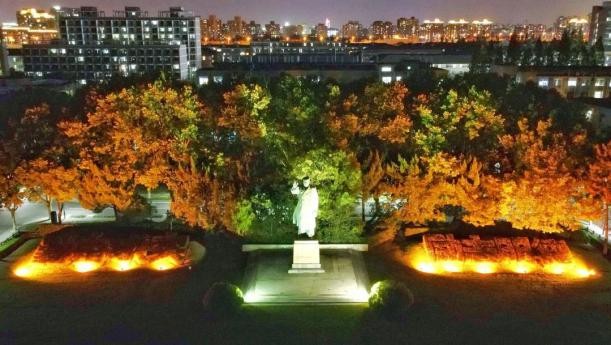 颜值高味道好！2022年，这所高校发放“豪横”大礼，都是“独家”限定款！