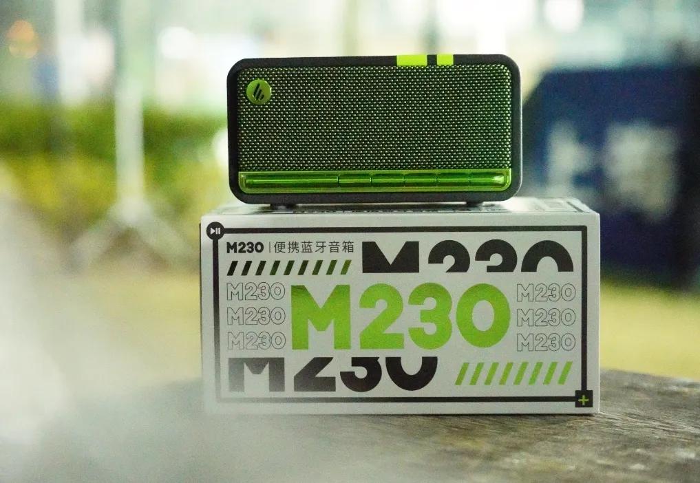 m230棕木纹对比绿魔黑音质,m230黑色