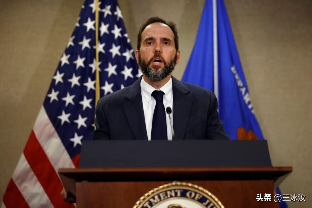 特朗普回应拜登陷入机密文件风波,美国司法部调查特朗普拜登