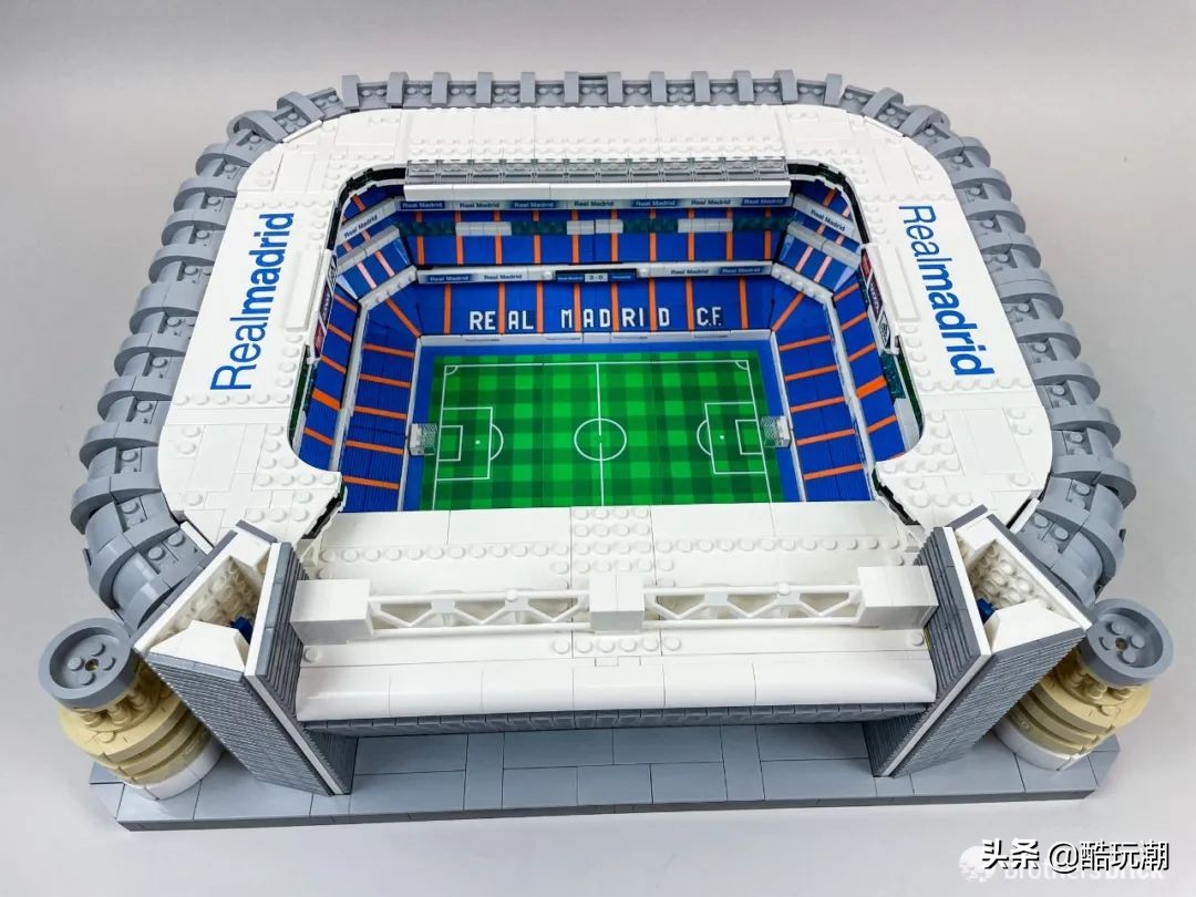 乐高10284诺坎普球场开箱,乐高皇家马德里球场