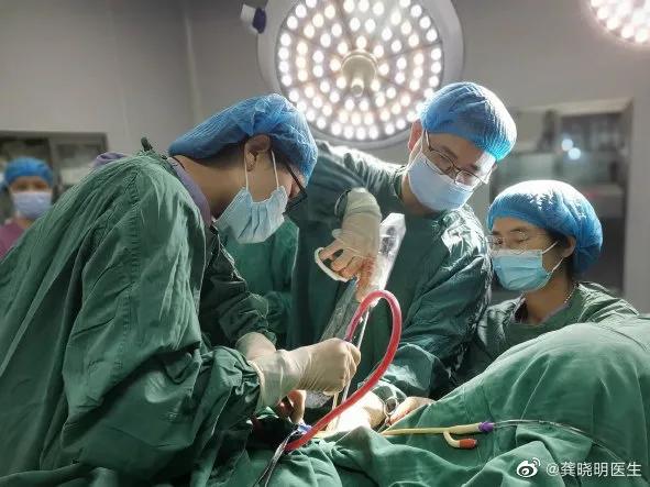 史上最强*迁拆**队——「我切了妈妈的子宫」