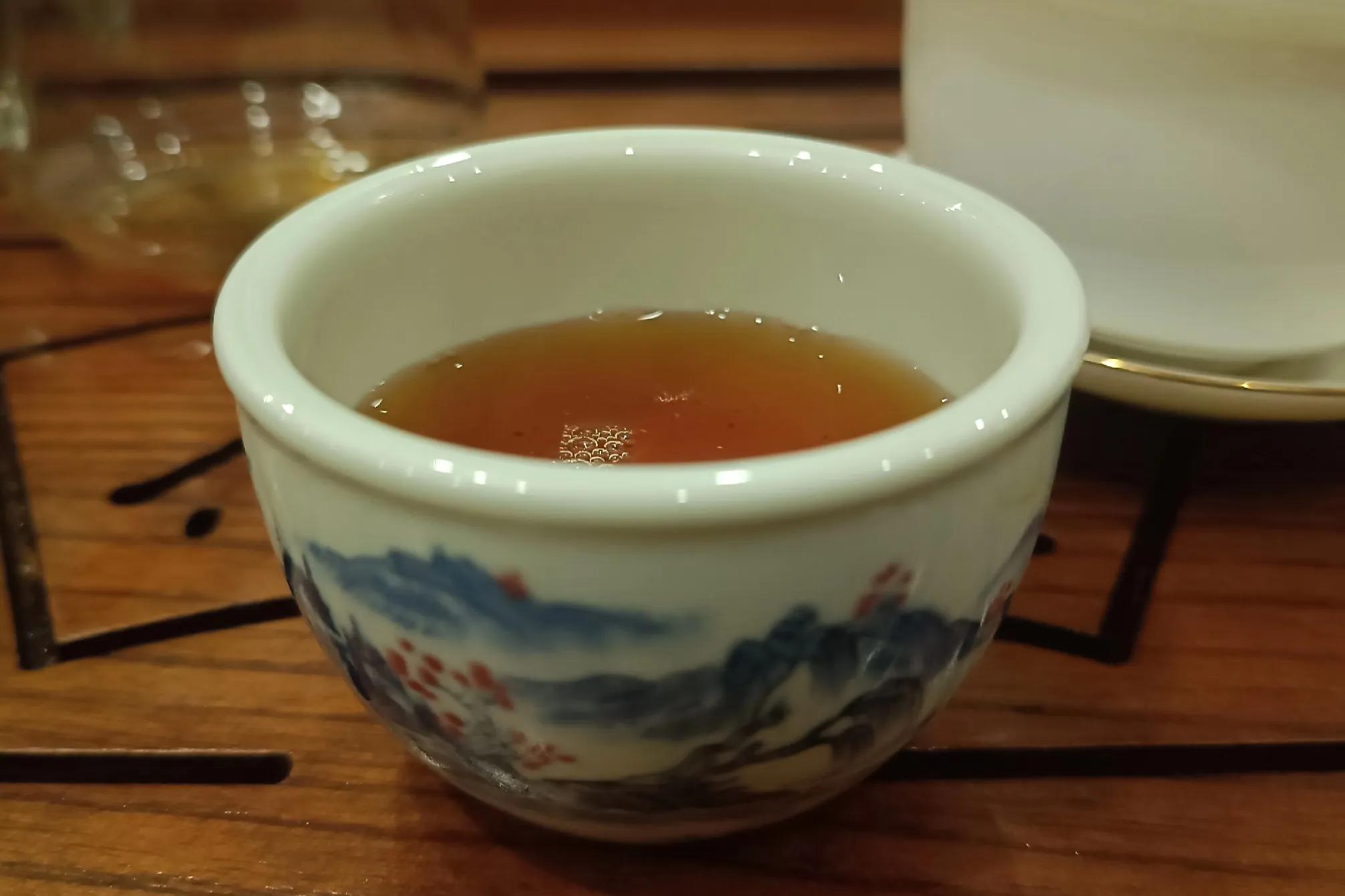 凤庆滇红茶特点,滇红茶叶的特点和口感