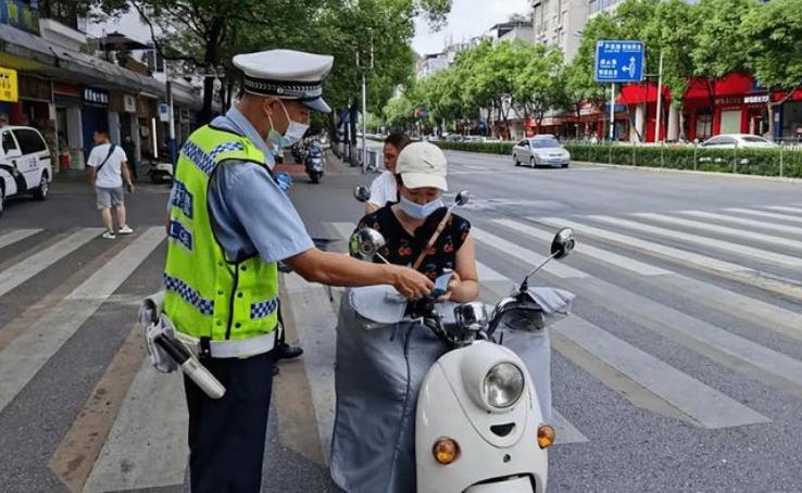 交警：这3种电动车是违规车型，无法上路，已有人被查，车主注意