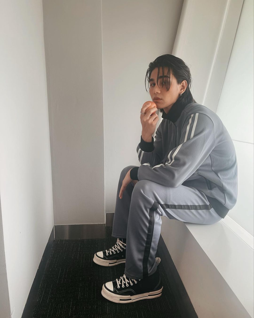 休闲与贵气皆具，“黑帮少爷”罗一杰来教你学穿搭了！