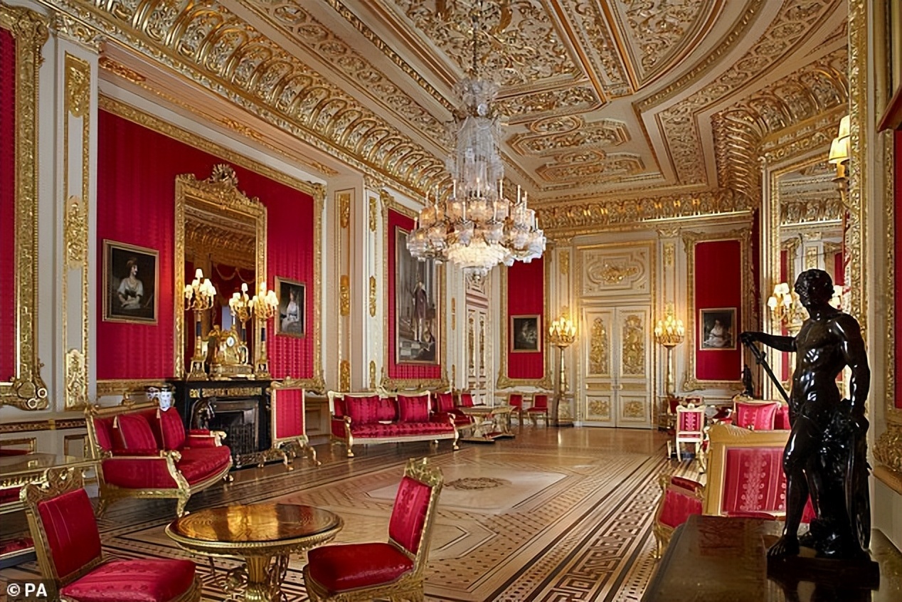 凯特王妃模仿戴安娜王妃,凯特王妃黑白照引发猜测