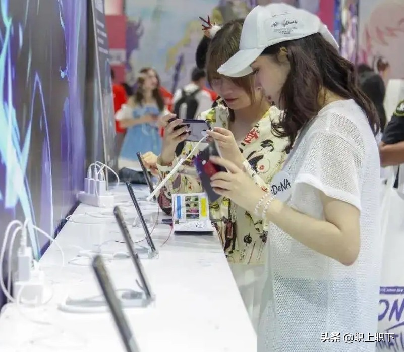 如何看待名校毕业生涌入小县城,大量985毕业生涌入县城意味着什么