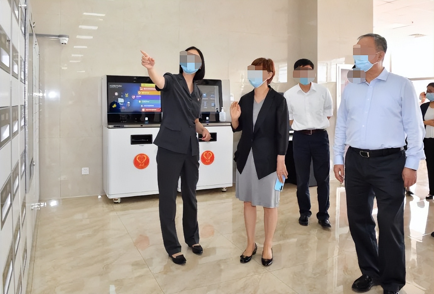 回顾美艳董事长落马，21岁刚毕业就当上了当地局长，疑似权色上位