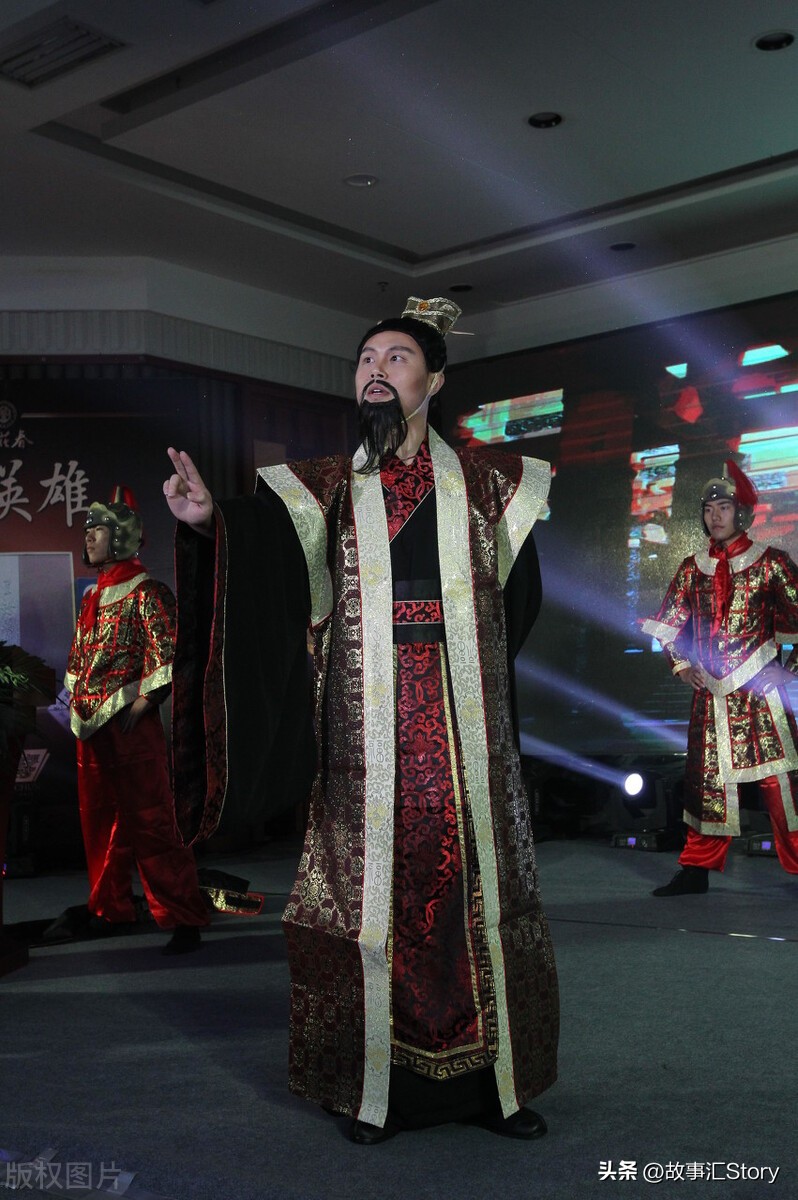 历史上评价曹操是奸臣还是枭雄,曹操在历史中真的是奸雄吗