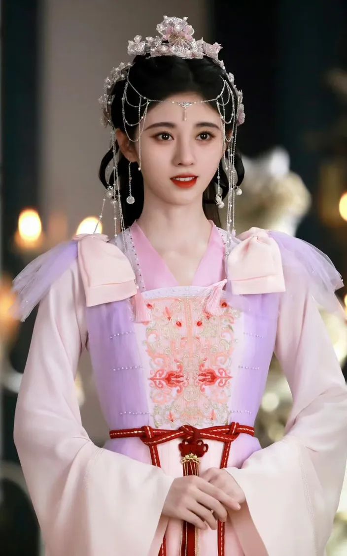 虞书欣雷人造型,虞书欣少女感造型盘点