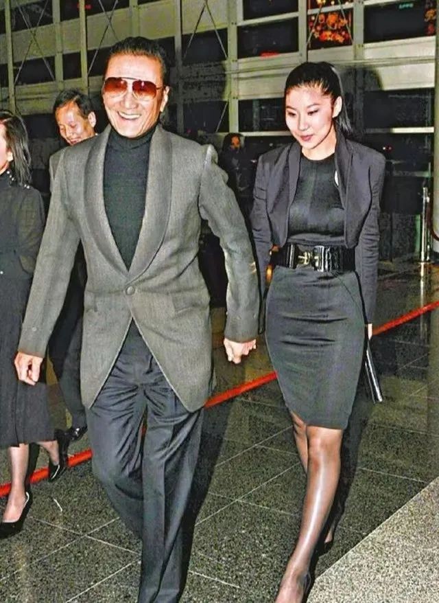 谢贤李小龙谁大,谢贤成龙