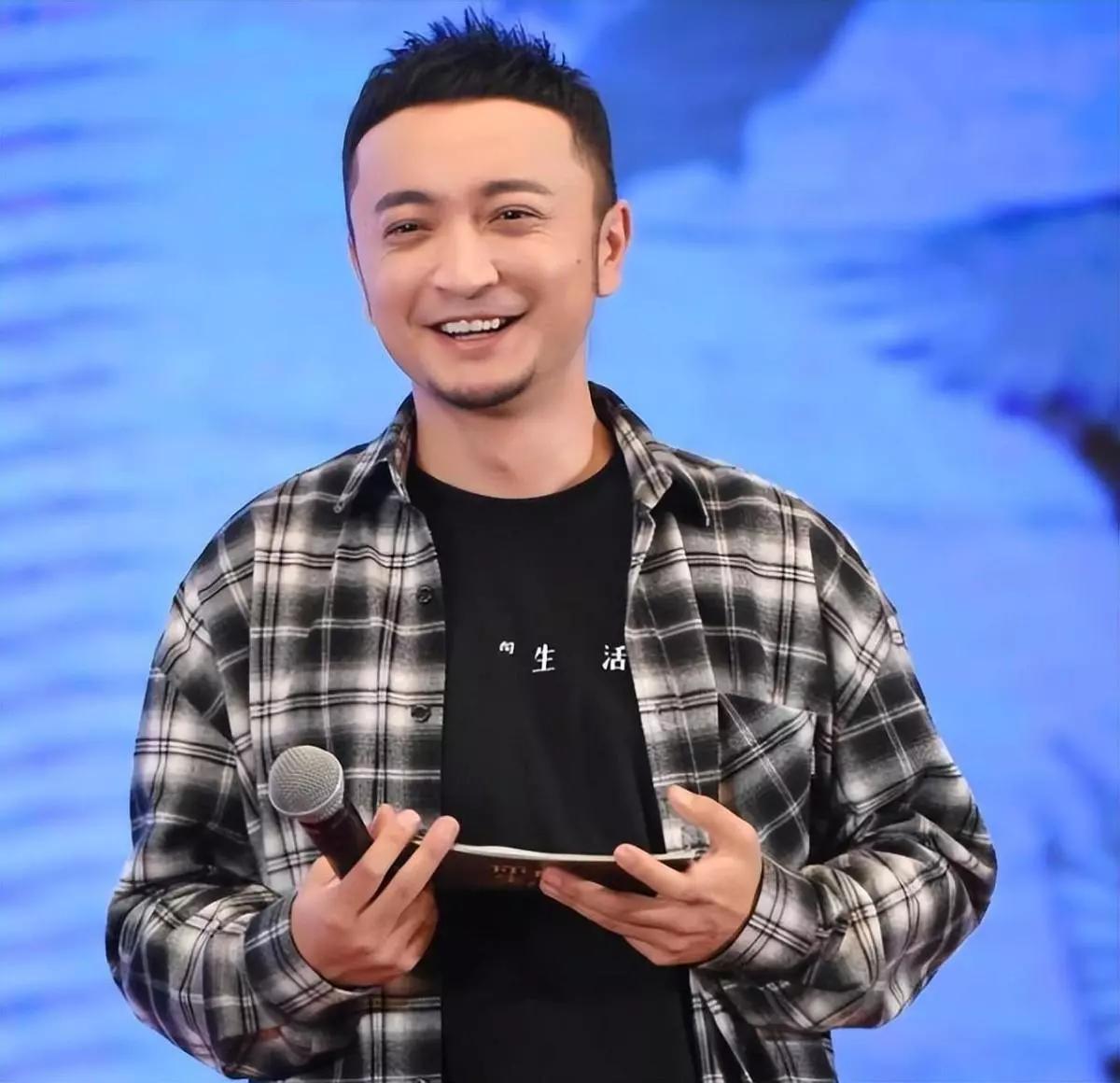 鲁豫和董卿哪个主持得好,央视主持人大赛2019董卿精彩点评