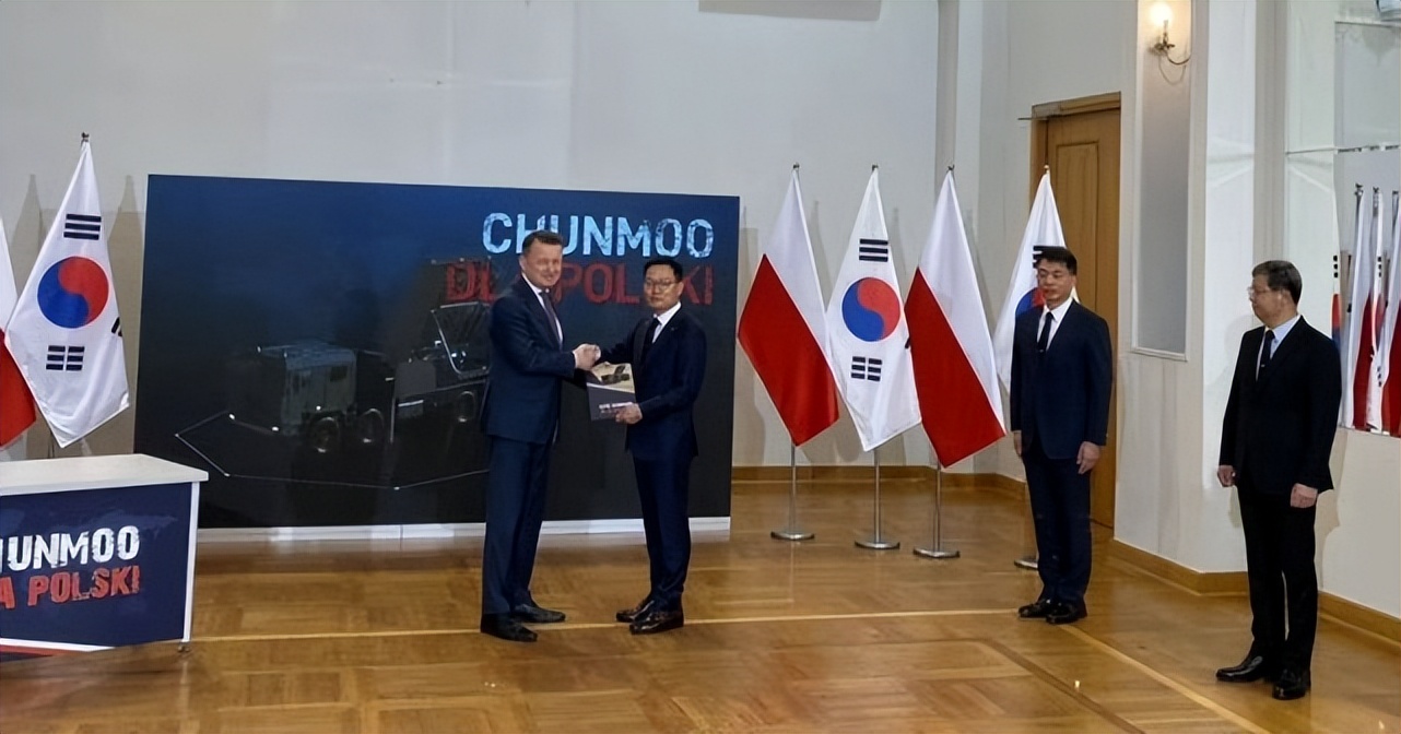 波兰采购海马斯火箭炮系统,波兰大手笔进口火箭炮