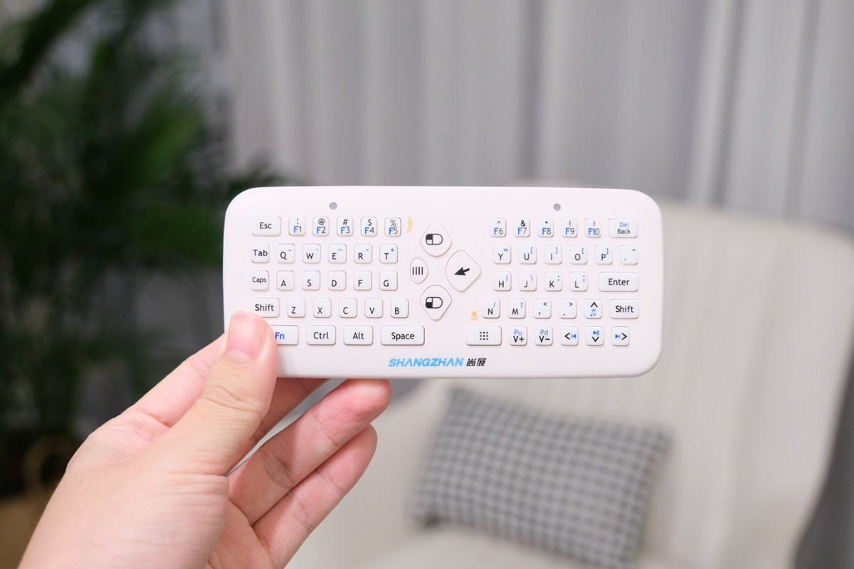 为了玩游戏买个游戏机,为了玩游戏买了显示器