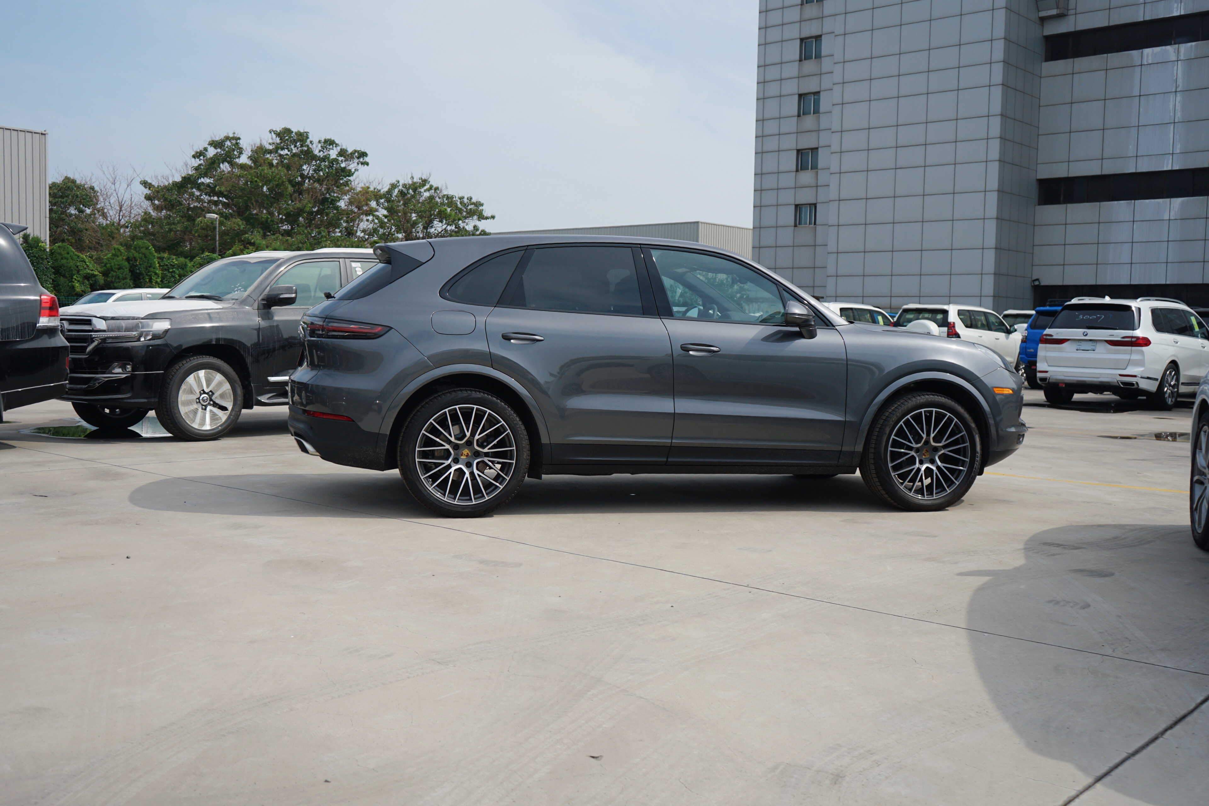 新款保时捷卡宴和新款x5,保时捷卡宴2023新款对比宝马x5