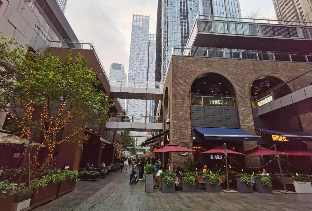 局破中破局,购物中心新零售突围