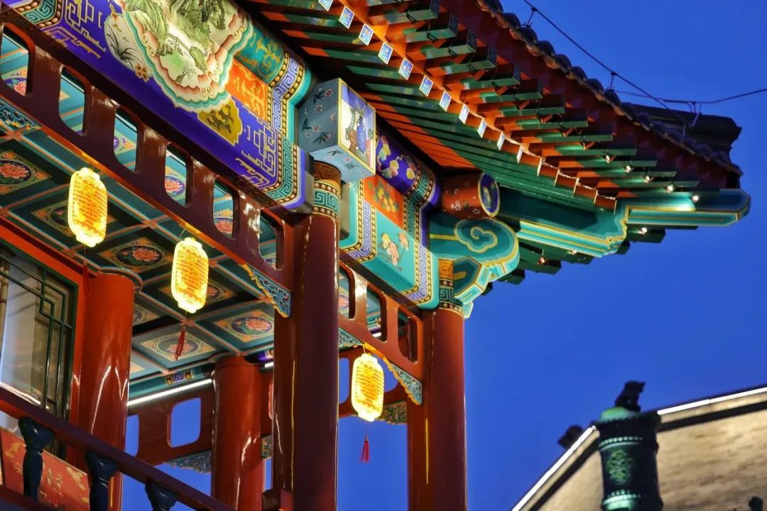 东城因你而美｜从凌晨到日暮，“亮”出年味儿的背后……